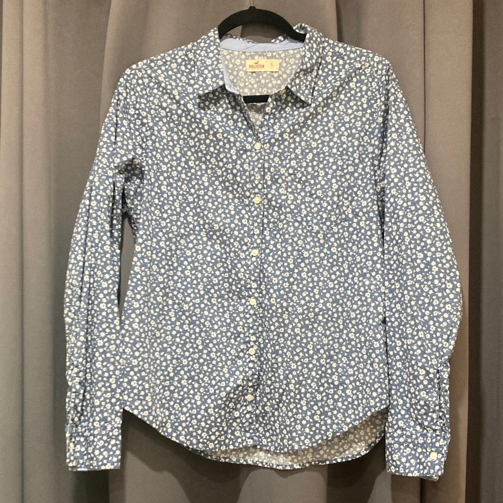 Hollister Woman’s Navy Floral Button Down Shirt